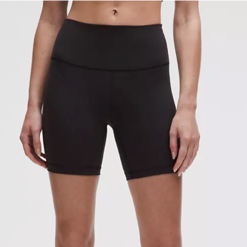 PRE-OWNED Lululemon High Rise Black 6" Shorts